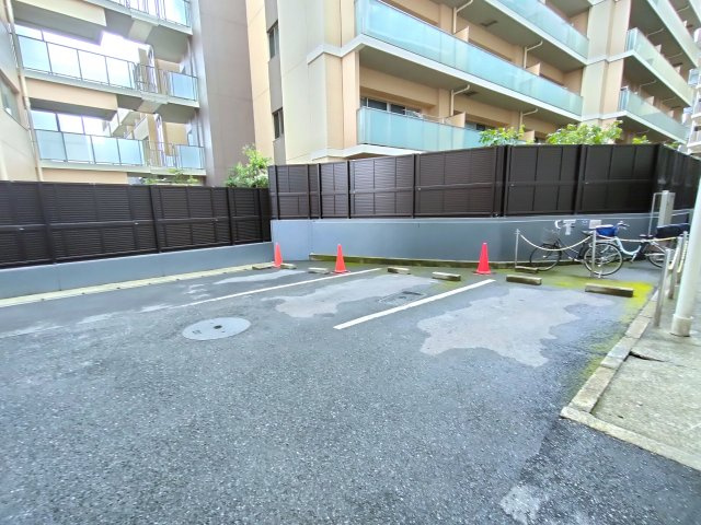 【駐車場】