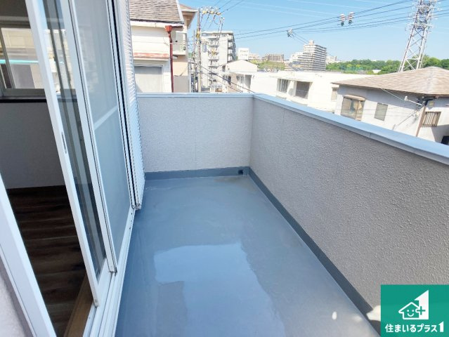 日当たりのよいバルコニー！お部屋が開放的に！