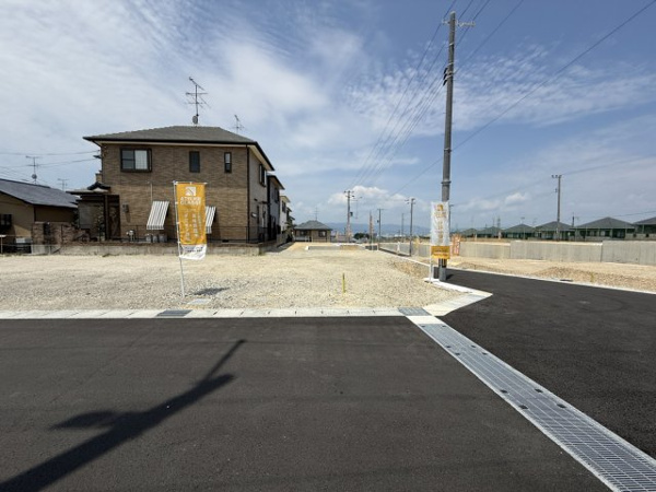 【城陽市寺田尼塚 55号地 売土地 建築条件付きの前面道路含む現地写真】