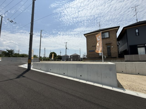 【城陽市寺田尼塚 55号地 売土地 建築条件付きの前面道路含む現地写真】