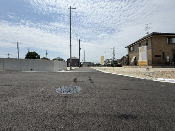 【城陽市寺田尼塚 55号地 売土地 建築条件付きの前面道路含む現地写真】