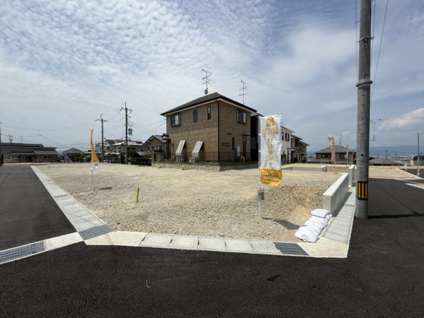 【城陽市寺田尼塚 55号地 売土地 建築条件付きの前面道路含む現地写真】
