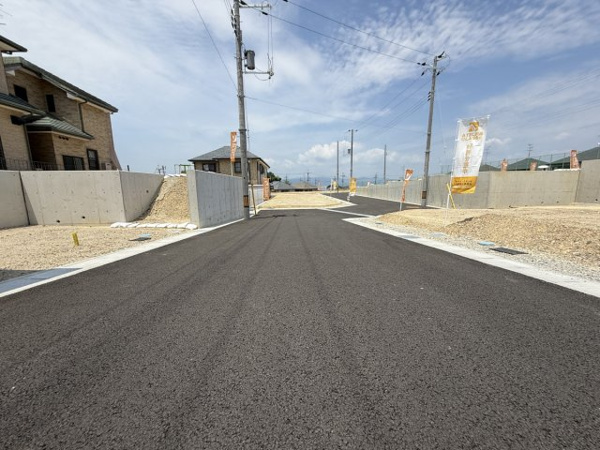 【城陽市寺田尼塚 57号地 売土地 建築条件付きの前面道路含む現地写真】