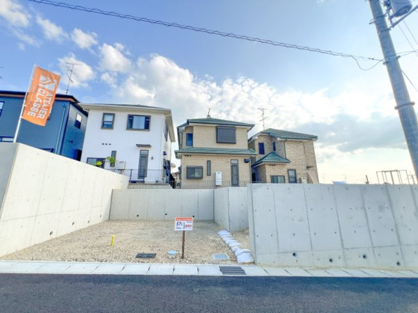【城陽市寺田尼塚 57号地 売土地 建築条件付きの前面道路含む現地写真】