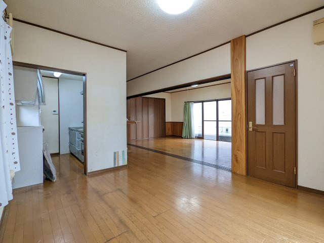 複数の方角から光を取り入れられるため、一日を通して明るく快適な室内を実現。今の時代に欠かせない換気も良好です。