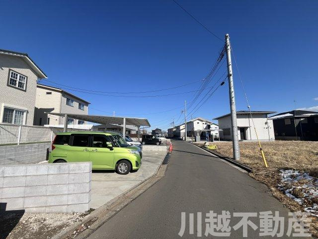 前面道路含む現地写真です