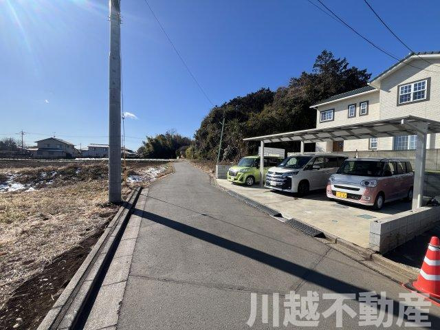 前面道路含む現地写真です