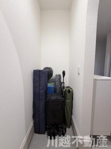 玄関脇土間収納