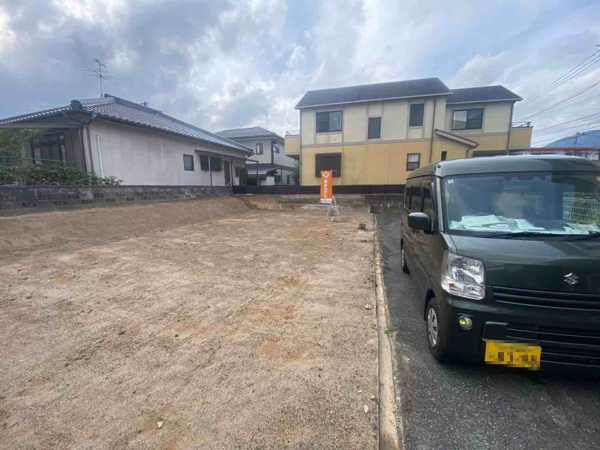 【中曽根二丁目（6期）の前面道路含む現地写真】