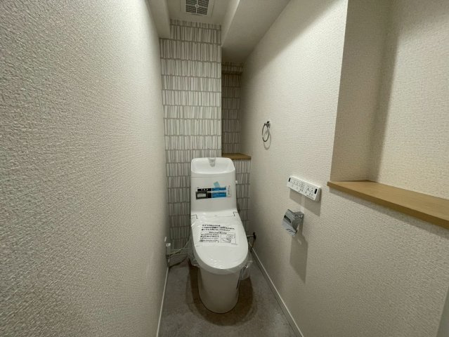温水洗浄便座付きトイレ