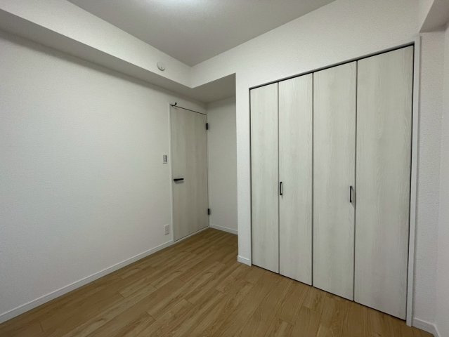 来客用や収納部屋としても使いやすい洋室