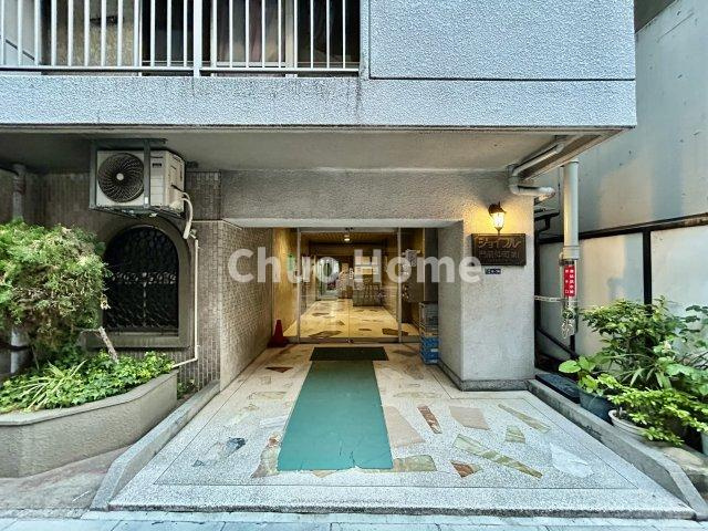 【エントランス】マンションのエントランスは、その物件の印象を決める、顔とも言える場所です。毎日通る場所ですからきれいなのが一番です。