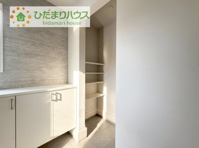 土間の玄関シューズクロークならアウトドア用品やベビーカーも土汚れを気にせずスッキリ収納できます！