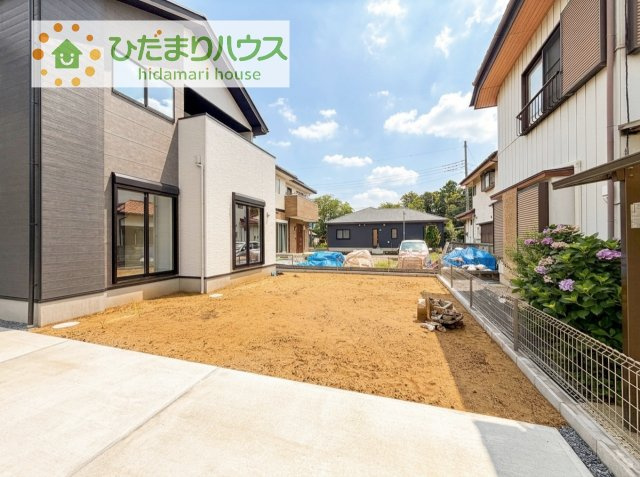 お庭付物件になります！お庭遊びや、プールなどお子様も大喜び(^^)