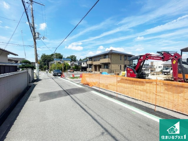 周辺は落ち着いた街並みの住宅地！子育てがしやすい住環境です！