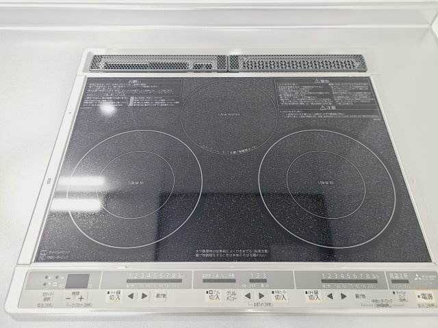 【新品】お手入れ簡単、ＩＨクッキングヒーター。