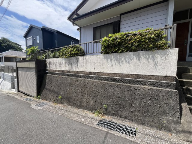 擁壁残しで引渡しとなります。