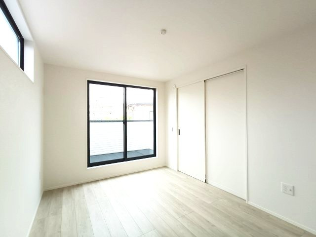 【洋室約6.4帖】