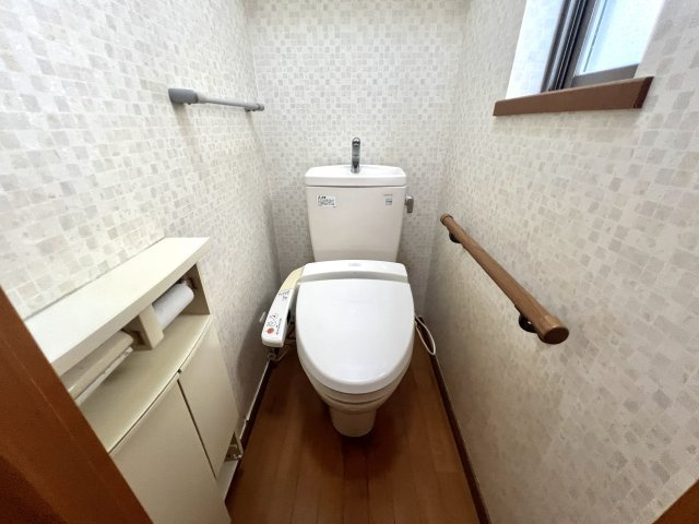 温水洗浄機能トイレ