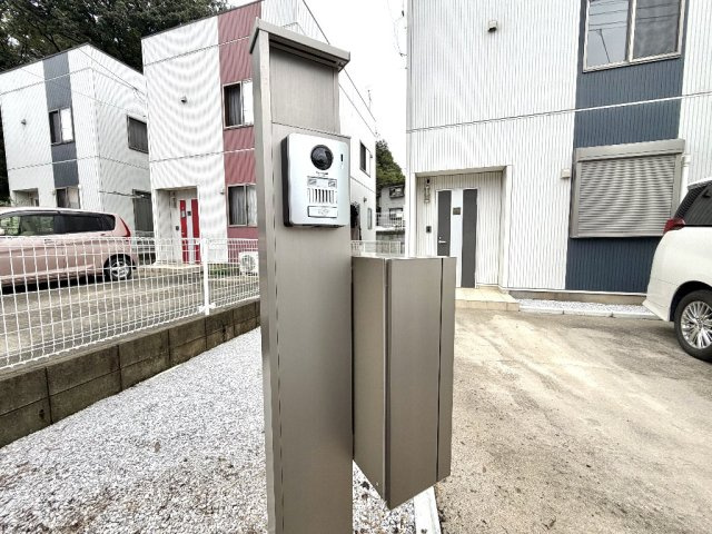 新規インターホンの設置が完了しております。