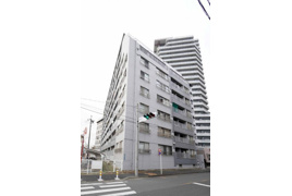 川口グレースマンションの外観