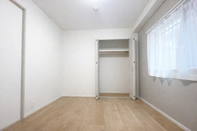 個人の部屋や寝室として使える洋室です