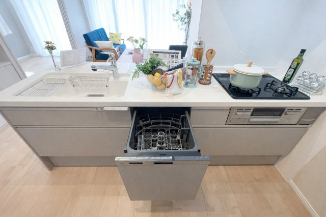 食器洗浄機が後片付けをサポート！食事後の家族のくつろぎタイムをゆっくりもてます