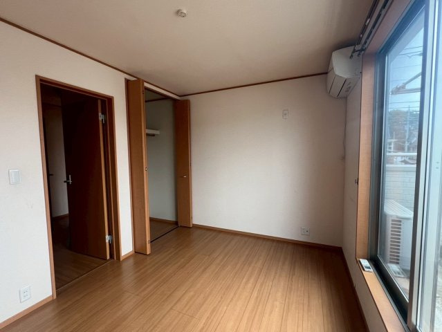 個人の部屋や寝室として使える洋室です