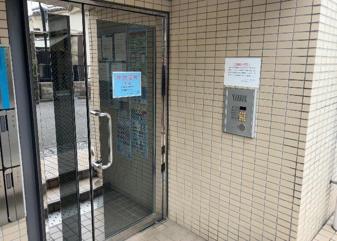 マンションのエントランスには、もともと風よけや防犯の役割がありますが、マンションによって宅配ボックスなどの設備が備わっている所もあります。日々の生活をイメージしながら生活しやすさをチェックしましょう。
