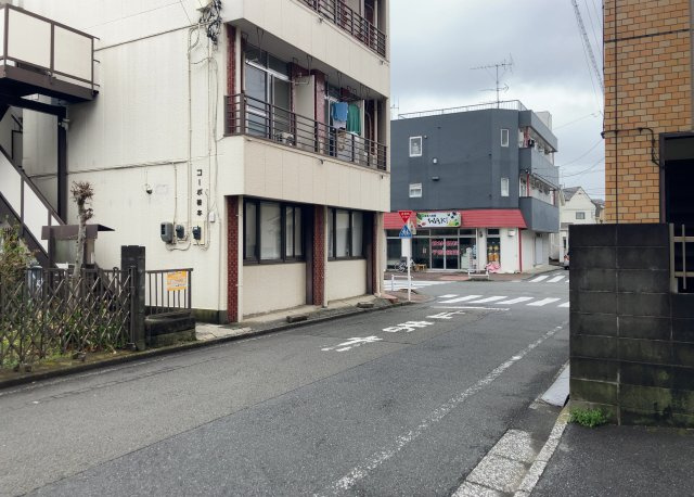 眺望を気にして物件を探す場合、前面に建物が建っていないか現地で確認しましょう！前面に建物があると景色はもちろん、日当たりや風通しにも影響が出てきます。住んだ時のことを想像しながら現地見学をしましょう。