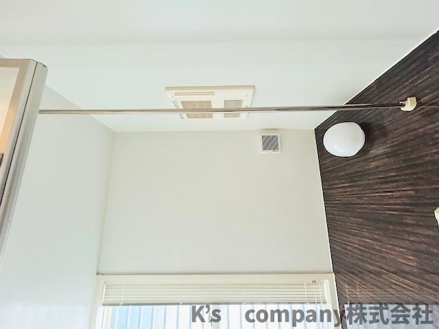 長雨の続く時期のお洗濯物の悩みを解消できる浴室乾燥機付き☆