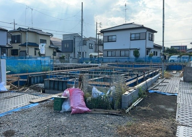 物件の詳細については、現地を見てわかること以外に、役所や法務局などで調べないとわからないことがあります。そのため、現地に行く場合は、もしこの物件を買ったらどのような生活ができるかをイメージしましょう。