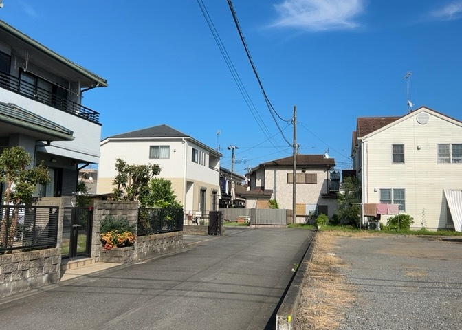 眺望を気にして物件を探す場合、前面に建物が建っていないか現地で確認しましょう！前面に建物があると景色はもちろん、日当たりや風通しにも影響が出てきます。住んだ時のことを想像しながら現地見学をしましょう。