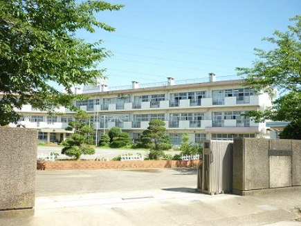 山梨小学校