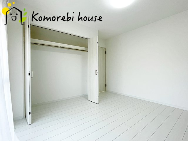 落ち着いて過ごせるお部屋なので、寝室にいかがでしょうか