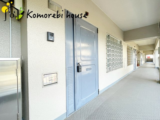 落ち着いた玄関です