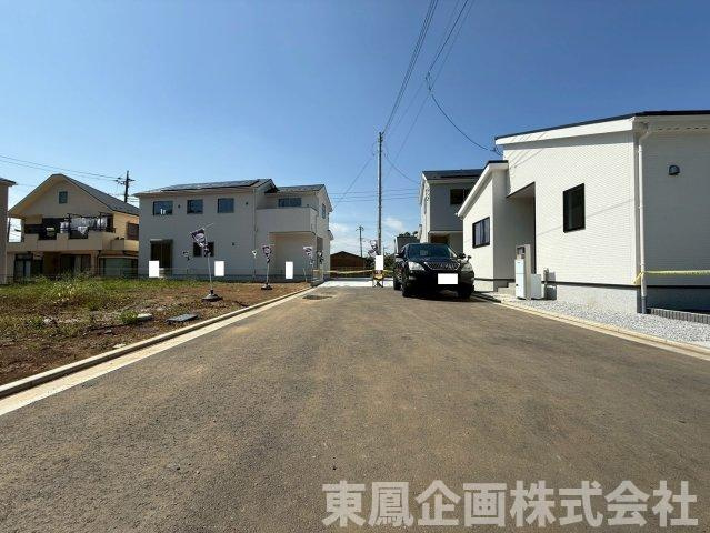 分譲地内道路につき、通り抜け車両がなくお子様との歩行も安心です