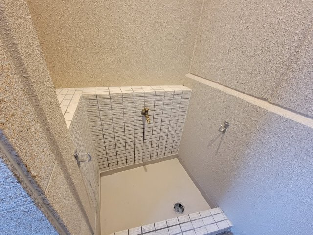 【多目的洗い場】共用の洗い場です。お散歩から帰ったペットの足洗いや、外で使った遊具などを洗えます！