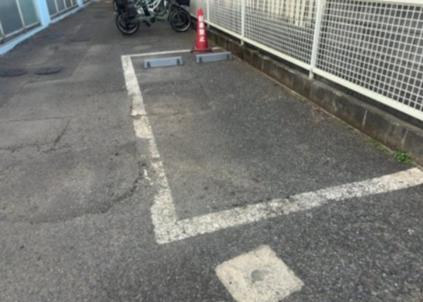 マンションの駐輪場は、事前に空きがあるか確認を取ると安心です。せっかく入居したのに駐輪スペースがない！なんてことになったら大変ですよね。そこで、内見時や購入前にはまず事前に確認しておくと良いでしょう。