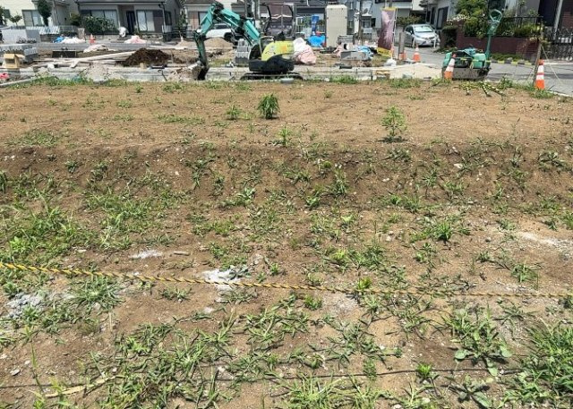 土地を買う際、住む地域の自治体や福祉の補助制度にも注目してみましょう。子供や老人の医療補助やゴミ出しのルールなど、自治体によってルールに大きな違いがあるため、暮らしやすい土地で判断するとよいでしょう。
