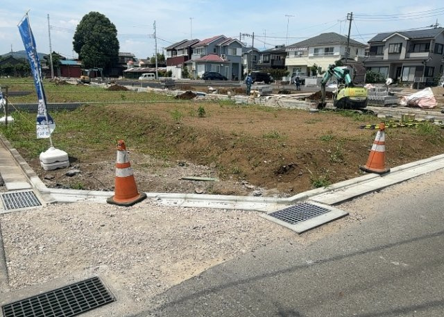 物件の詳細については、現地を見てわかること以外に、役所や法務局などで調べないとわからないことがあります。そのため、現地に行く場合は、もしこの物件を買ったらどのような生活ができるかをイメージしましょう。
