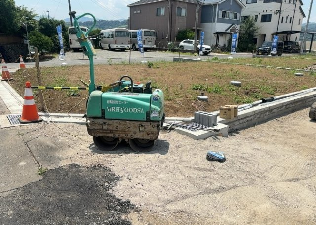 家を建てる前提で土地を探している場合、地盤の丈夫さは譲れない条件の一つです。地盤が脆弱だと追加工事が必要となります。また、過去に地盤沈下や液状化現象を起こした土地は、できるだけ避けた方がいいでしょう。