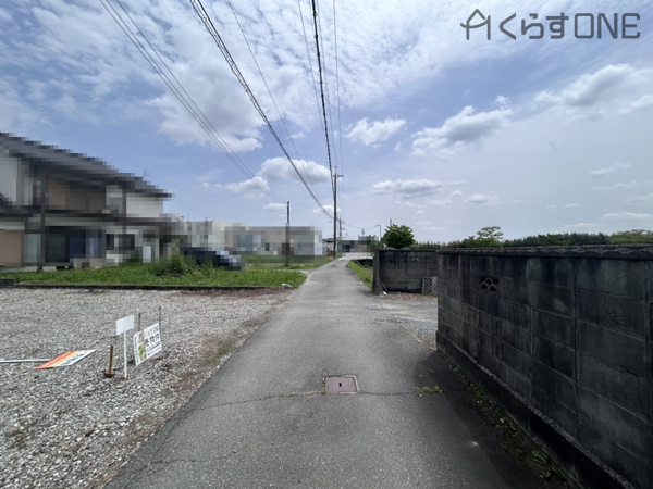【姫路市香寺町溝口／売土地の前面道路含む現地写真】