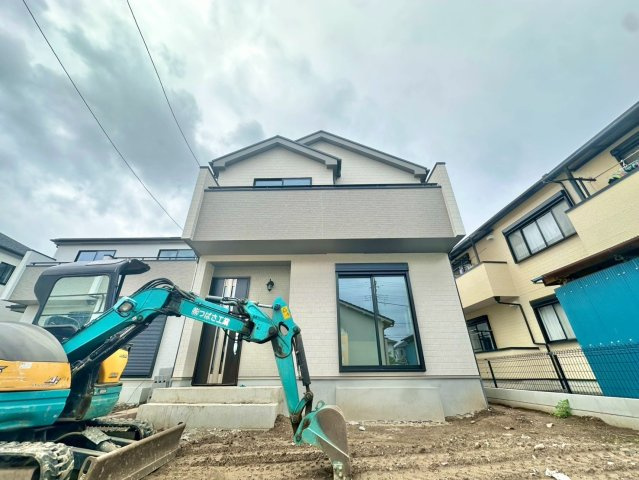 全9棟の分譲住宅で、4LDK+WIC+カースペース2台可能です。「吉川美南」駅まで徒歩約21分になります。ぜひ現地をご覧ください♪
