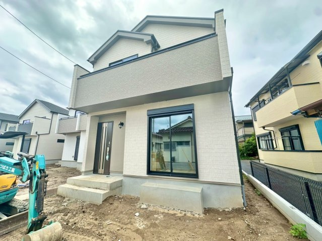 全9棟の分譲住宅で、4LDK+WIC+カースペース2台可能です。「吉川美南」駅まで徒歩約21分になります。ぜひ現地をご覧ください♪