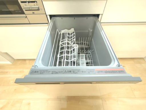 【食器洗浄乾燥機】　後片付けが楽になる食器洗浄乾燥機付き！環境にも手荒れにも優しい、嬉しい設備です。