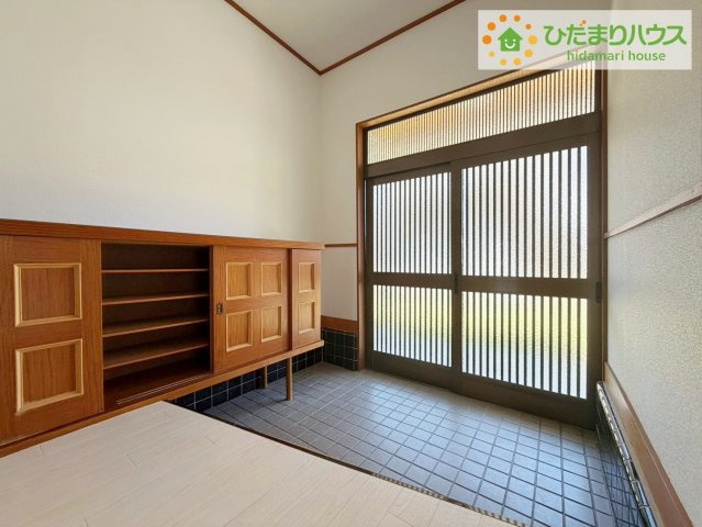 玄関がひろいので親子で並んで仲良く靴が履けますね(^^)/