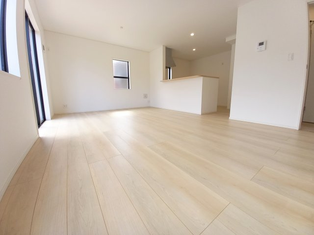 同施工　■□■リビングの写真です■□■　広いリビングで快適に、ゆったりと過ごせますね♪