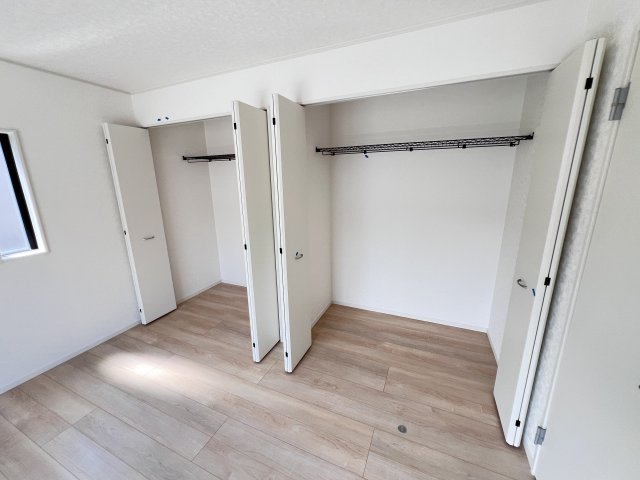 　それぞれのお部屋に収納スペースがあるのでお片付け上手で室内もスッキリ♪　   　　      　　      　