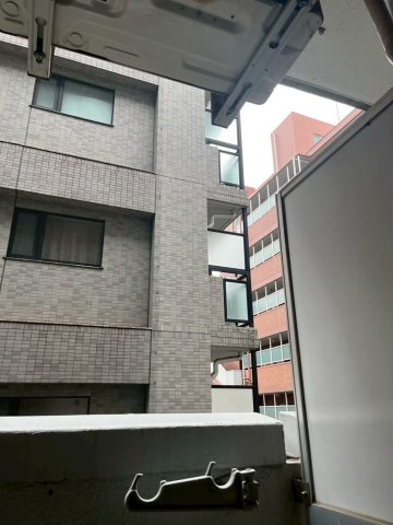 物件からの眺望　　右前側が抜けていて日も入ります。